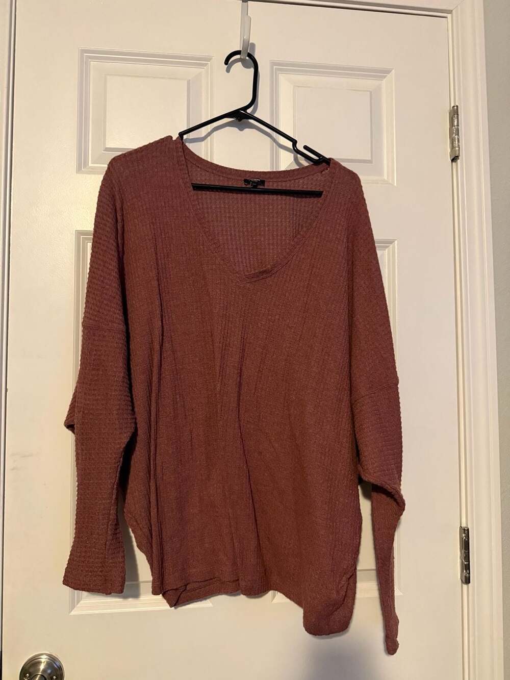Express Relaxed Waffle Knit V-Neck Top Mauve Size L